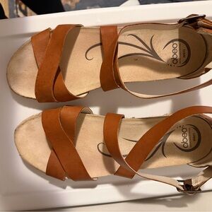 OBEO Tan Strappy Comfort Sandals for Women  sold as is